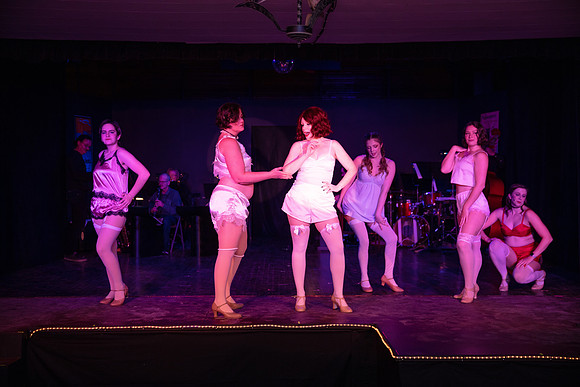 Cabarettwoofus_0105