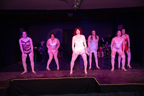 Cabarettwoofus_0104