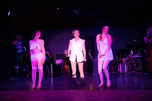 Cabarettwoofus_0200