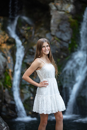 Ava Hodges Senior Portraits_0003