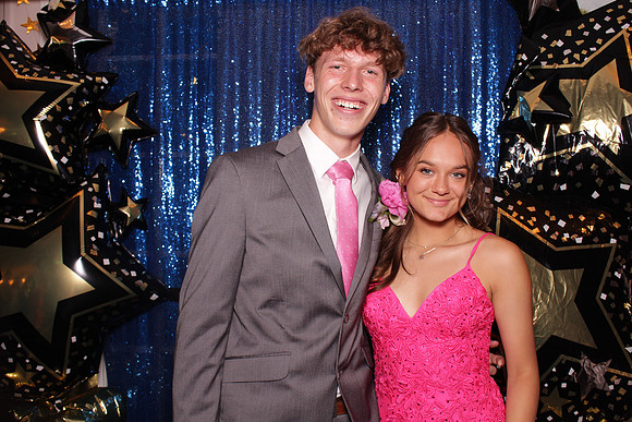 Greenville Prom 2022 Booth_0081