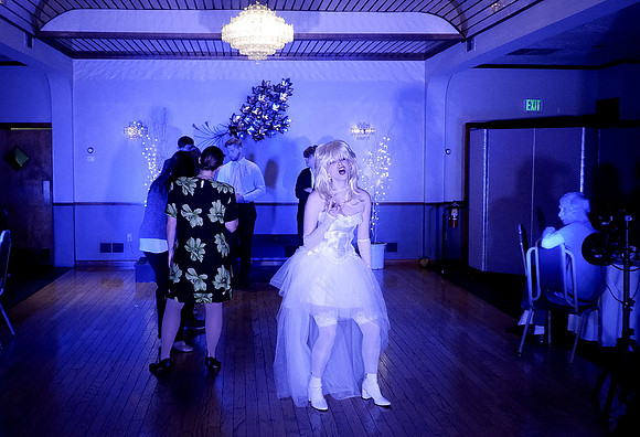 TheWeddingSingerStills_0022
