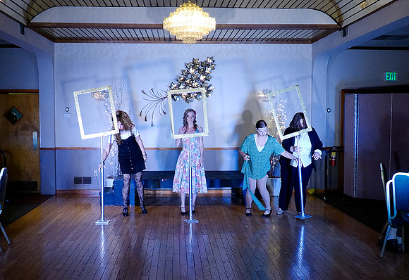 TheWeddingSingerStills_0024