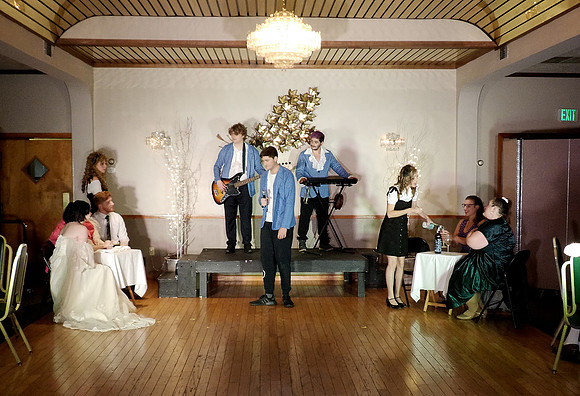 TheWeddingSingerStills_0052