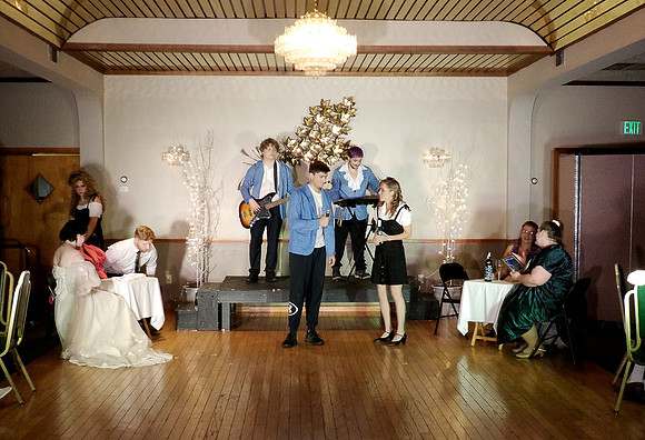 TheWeddingSingerStills_0053