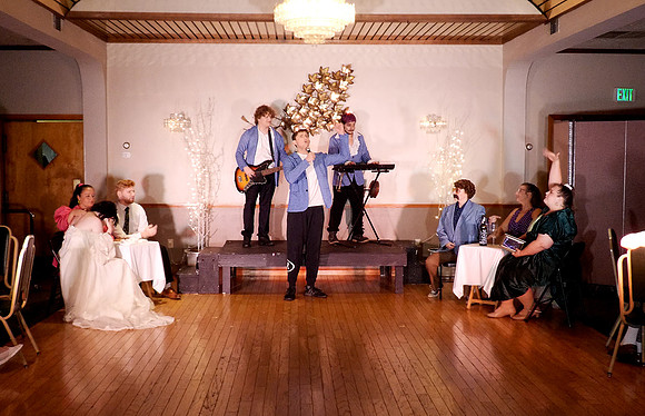 TheWeddingSingerStills_0055