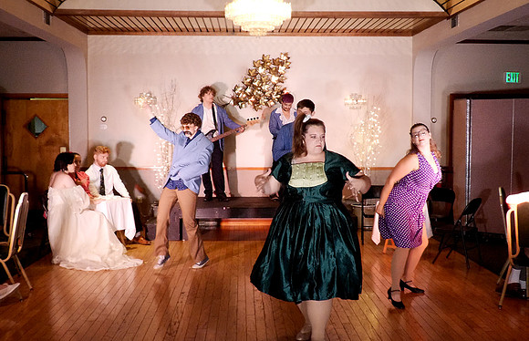 TheWeddingSingerStills_0056