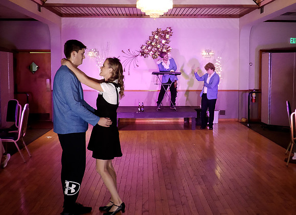 TheWeddingSingerStills_0076
