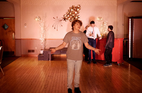 TheWeddingSingerStills_0154