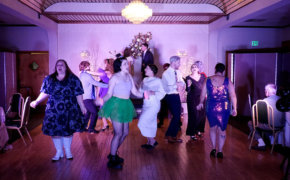 TheWeddingSingerStills_0237