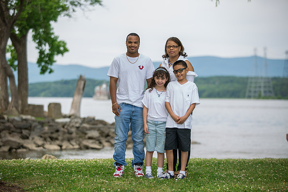 Family Portraits_0010