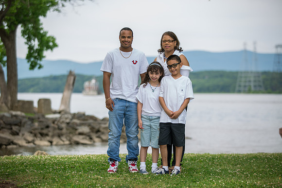Family Portraits_0011