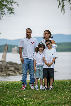 Family Portraits_0013