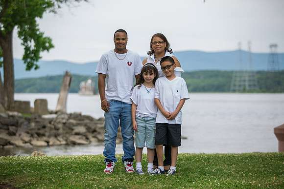 Family Portraits_0015