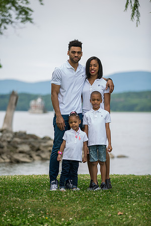 Family Portraits_0019