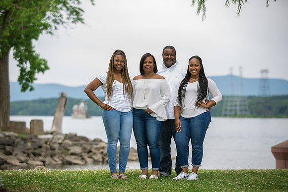Family Portraits_0026