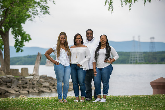 Family Portraits_0027