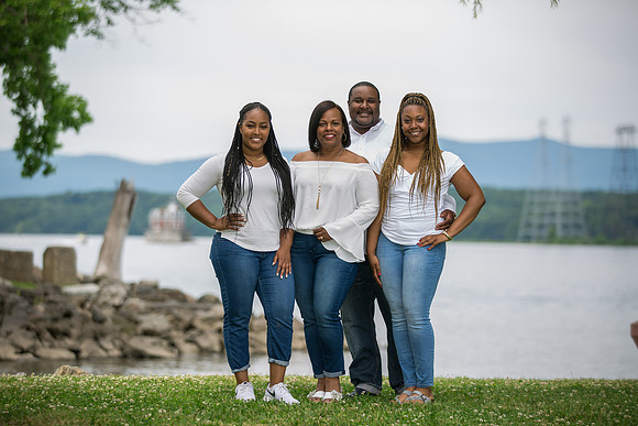 Family Portraits_0031