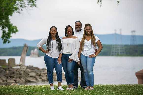 Family Portraits_0032