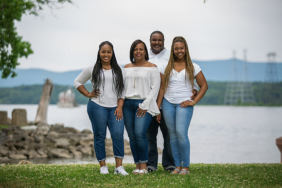 Family Portraits_0033