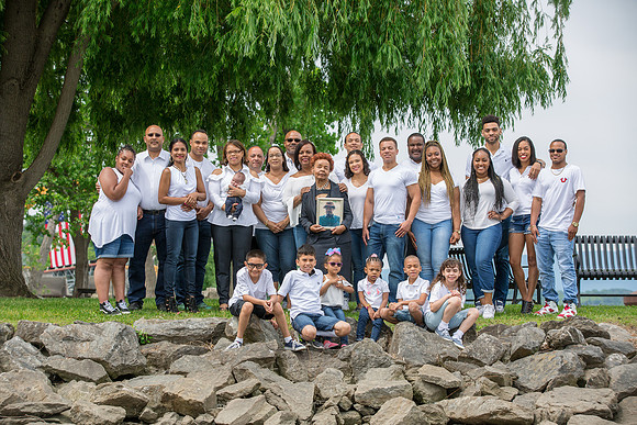 Family Portraits_0075