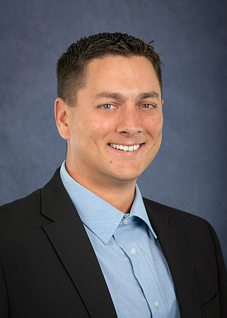 Metzwood headshot portrait_0015
