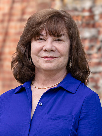 CorcoranCountryLiving_OfficeLocation_KMaxwell_Headshot