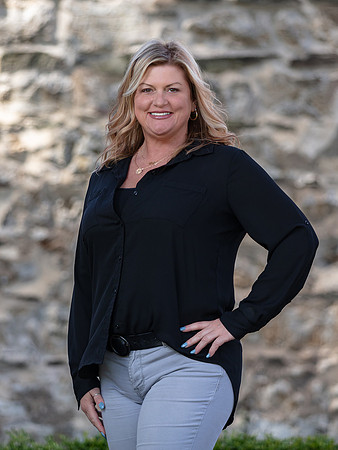 CorcoranCountryLiving_OfficeLocation_SFarley_Portrait