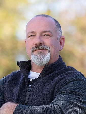 CorcoranCountryLiving_OfficeLocation_CKearns_Headshot