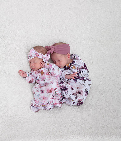 Twins Newborn Portraits_0002