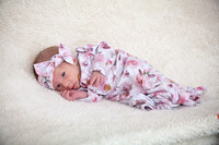 Twins Newborn Portraits_0010